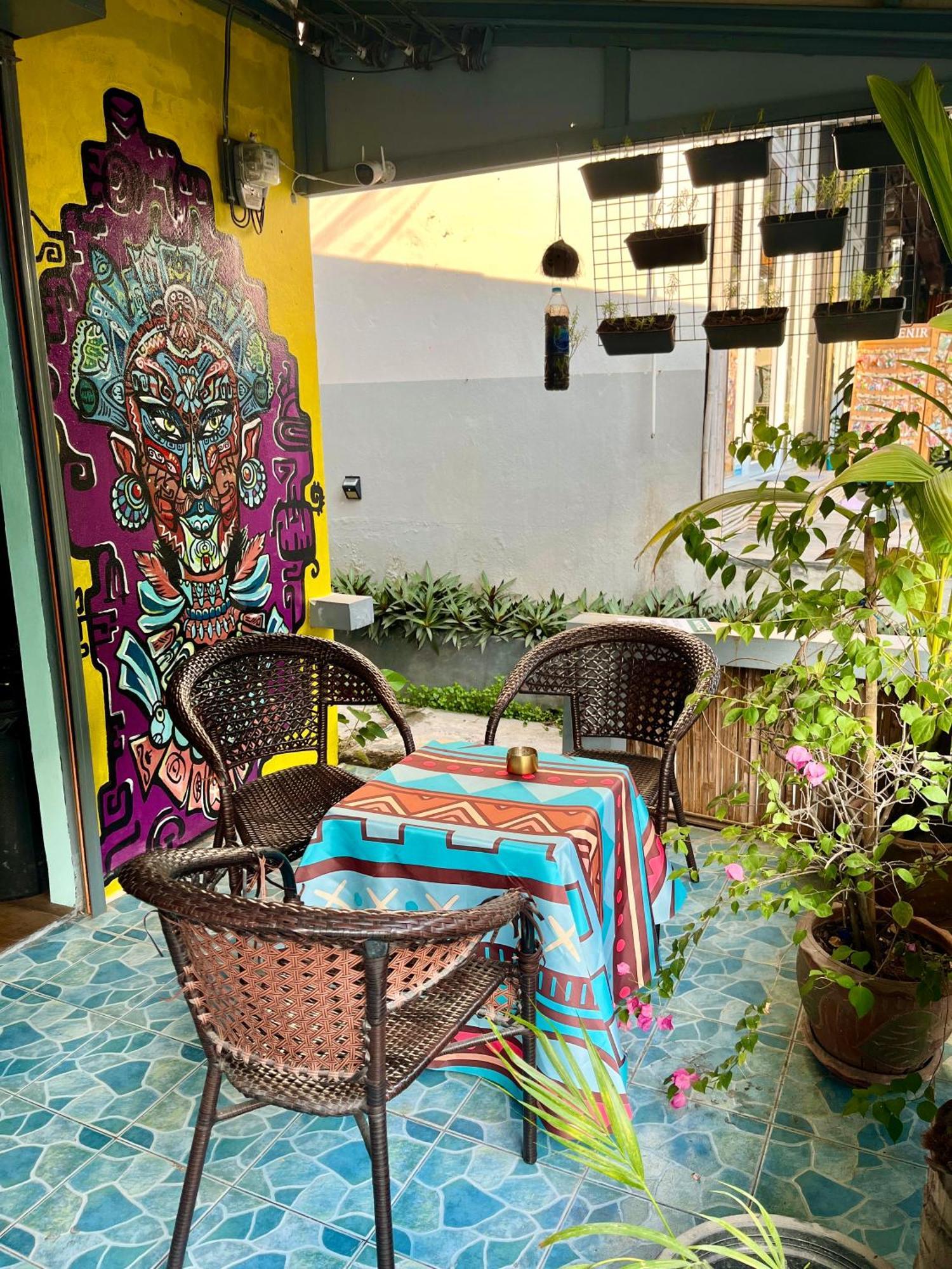 Tiki Tribe Bar & Hostel Ko Tao Ngoại thất bức ảnh